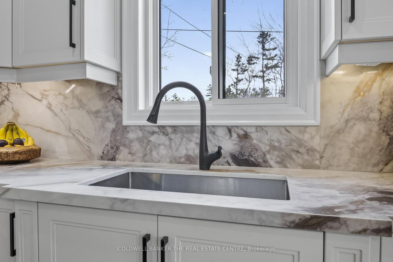684 Lakelands Avenue • Innisfil, ON photo 16