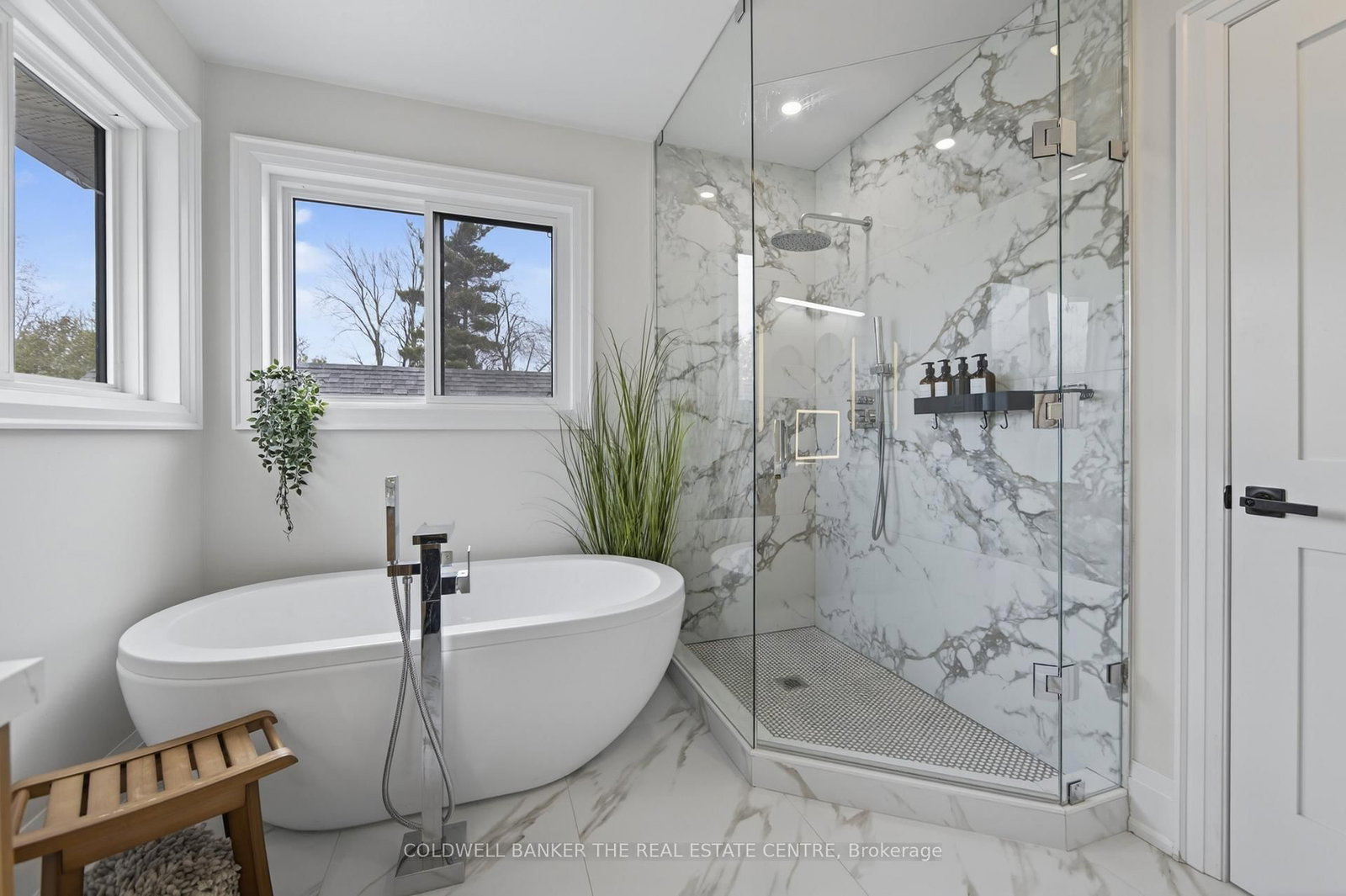 684 Lakelands Avenue • Innisfil, ON photo 31