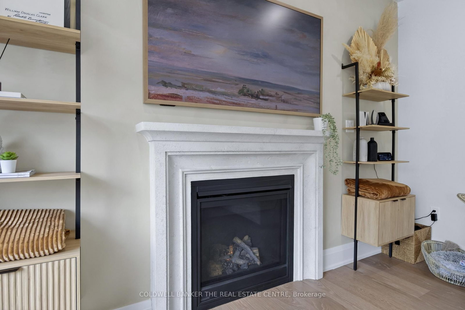 684 Lakelands Avenue • Innisfil, ON photo 9