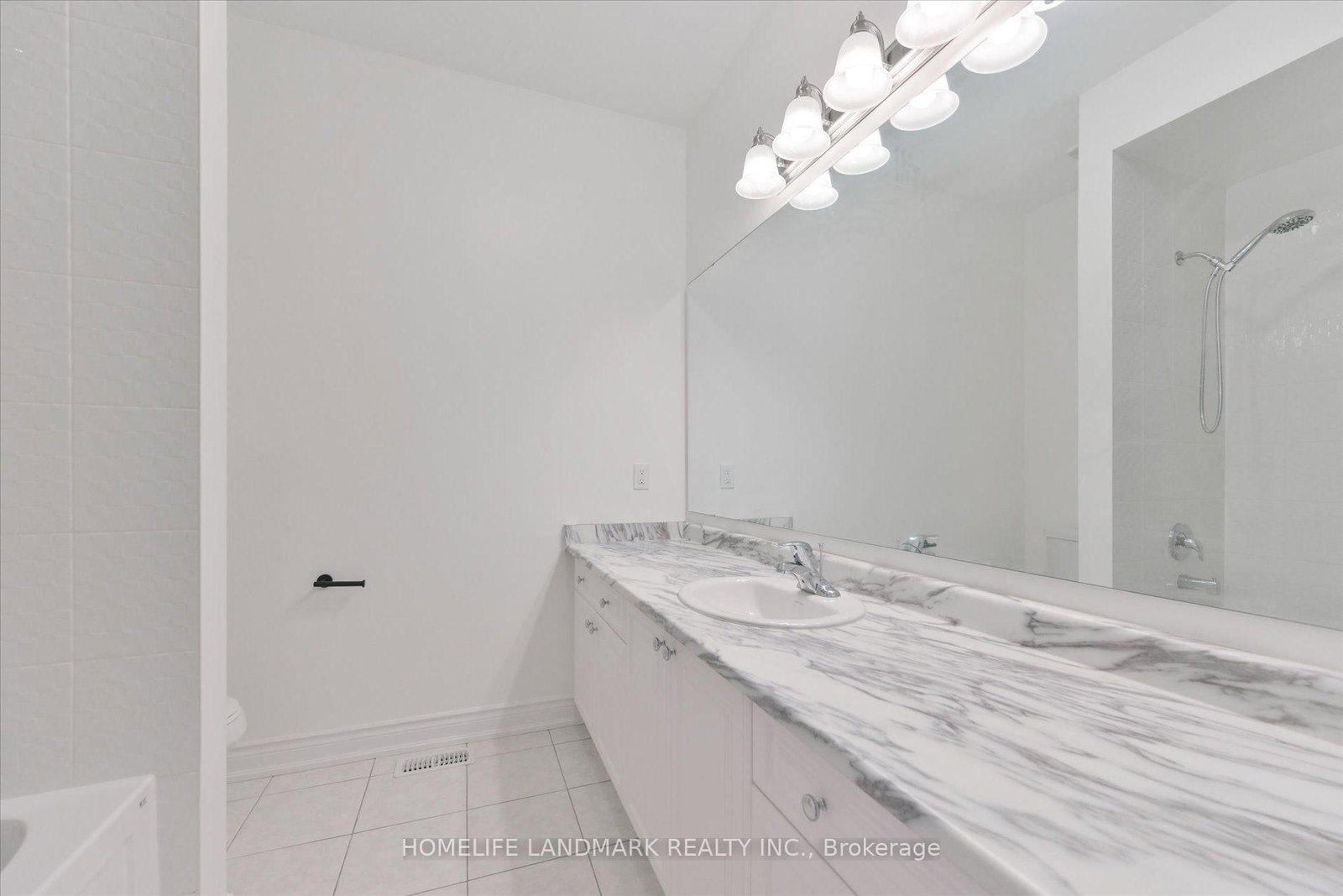 40 Boiton Street • Richmond Hill, ON photo 27