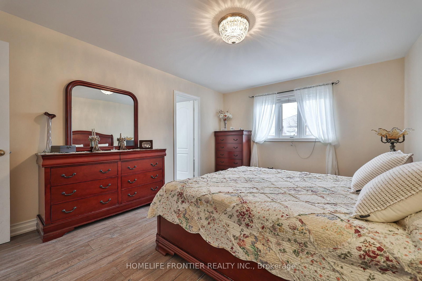 30 Saint Avenue • Bradford West Gwillimbury, ON photo 18