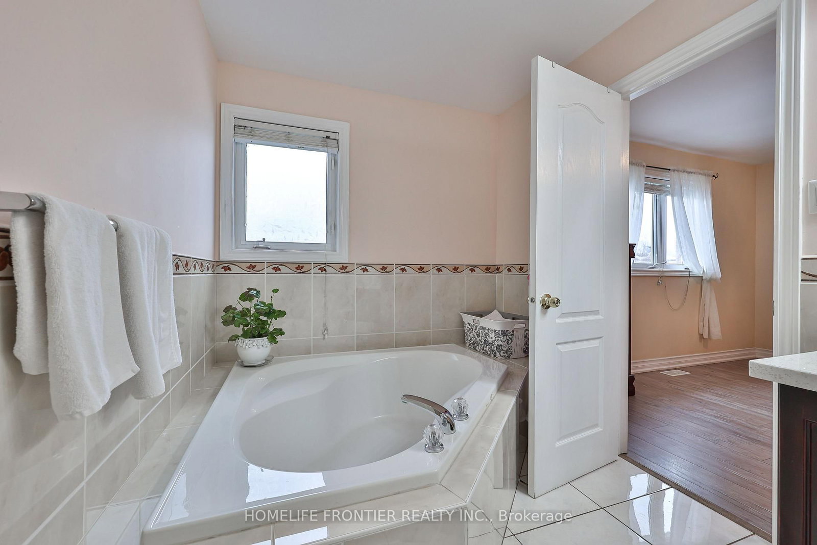 30 Saint Avenue • Bradford West Gwillimbury, ON photo 21