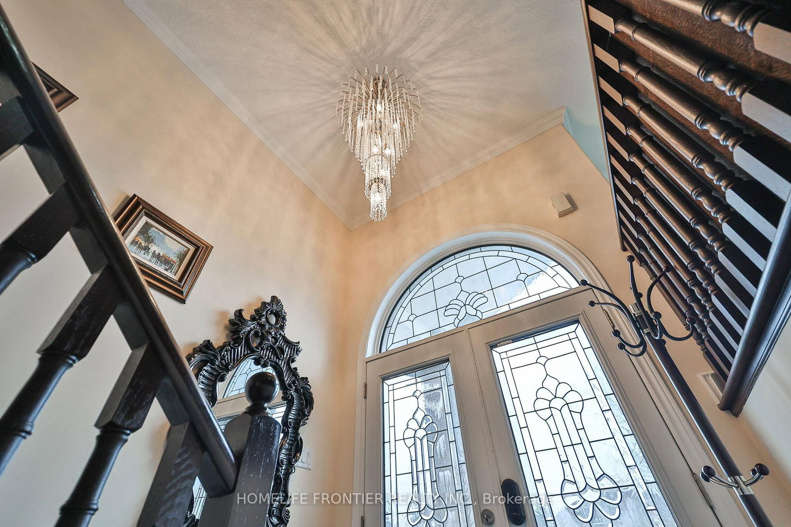 30 Saint Avenue • Bradford West Gwillimbury, ON photo 3
