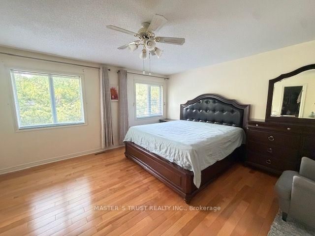 83 Gemini Crescent • Richmond Hill, ON photo 3