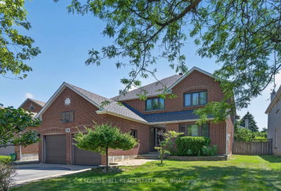 38 Crystal Drive • Richmond Hill, ON photo 2