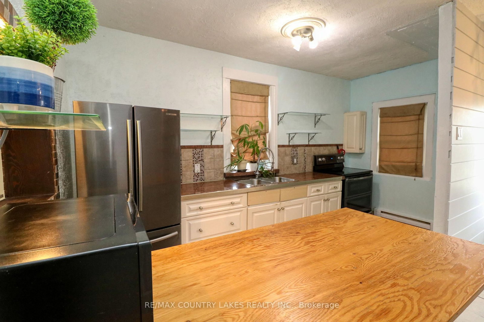 607 Simcoe Street • Brock, ON photo 4