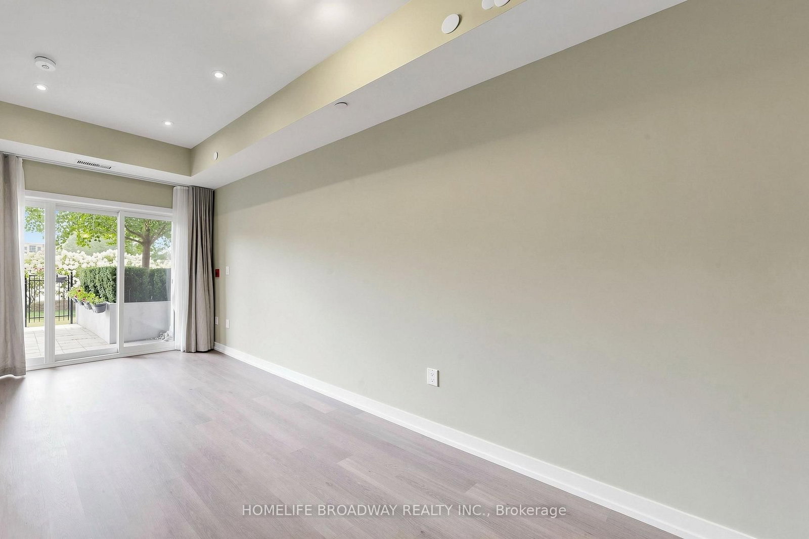 555 William Graham Drive • #105 • Aurora, ON photo 18