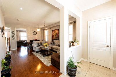 12 Gunning Crescent E • New Tecumseth, ON photo 5