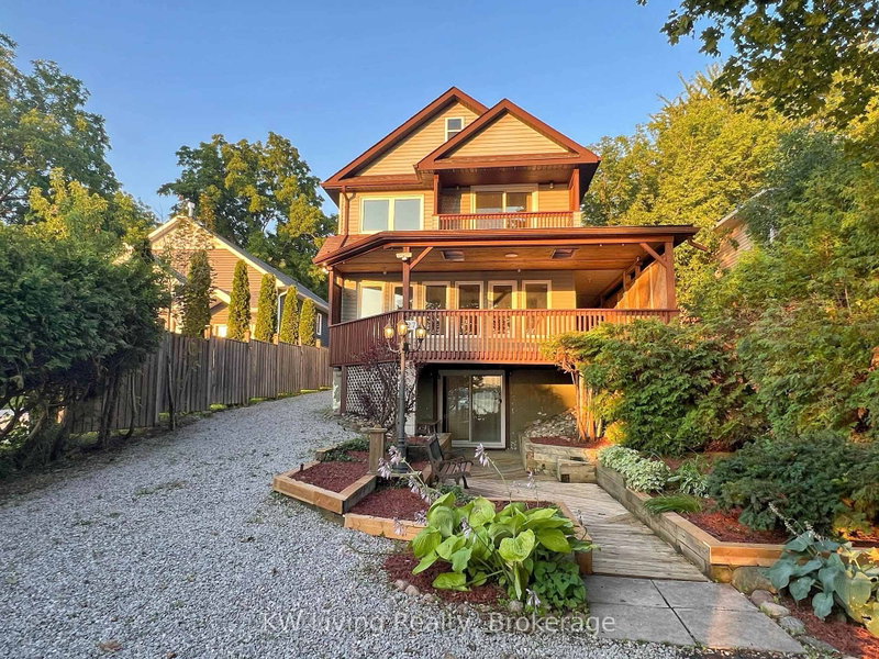 127 Lake Drive N