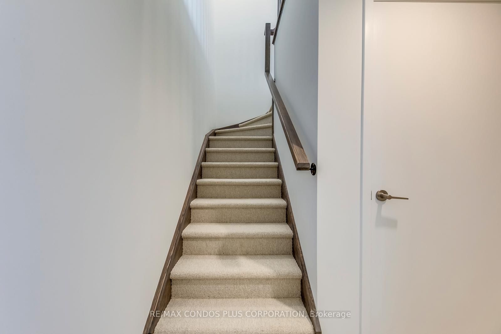 140 Honeycrisp Crescent • #281 • Vaughan, ON photo 10