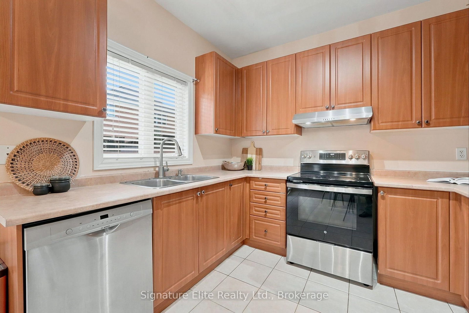 211 Lageer Drive • Whitchurch-Stouffville, ON photo 14