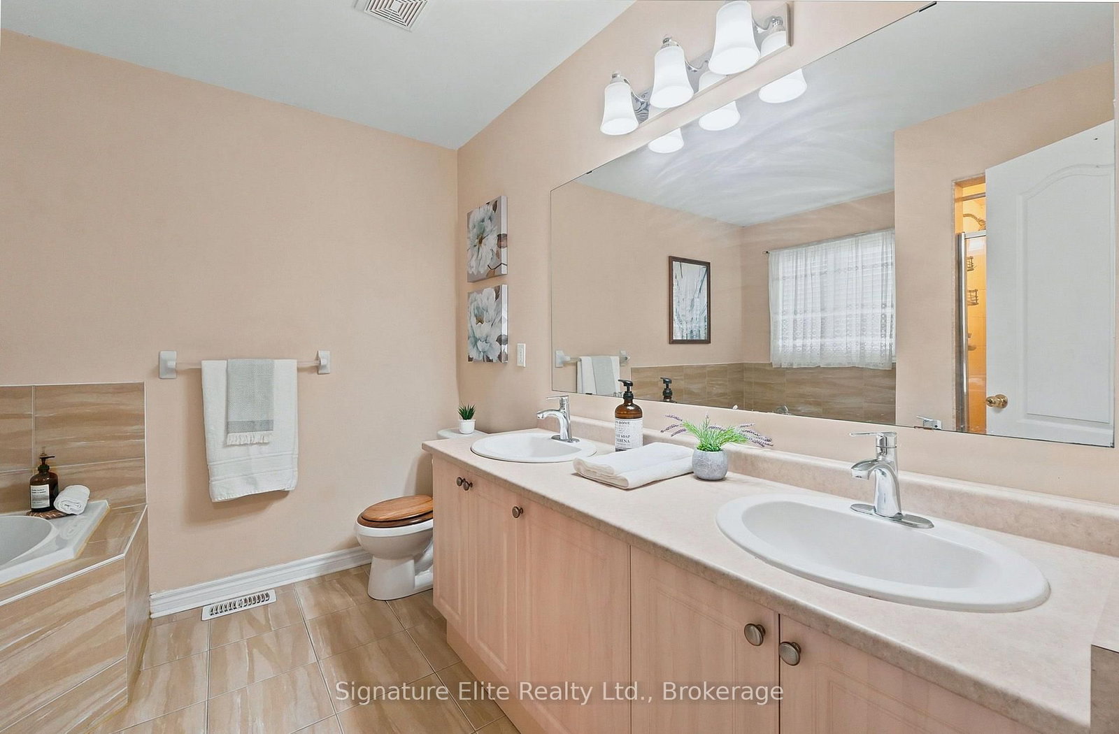 211 Lageer Drive • Whitchurch-Stouffville, ON photo 24
