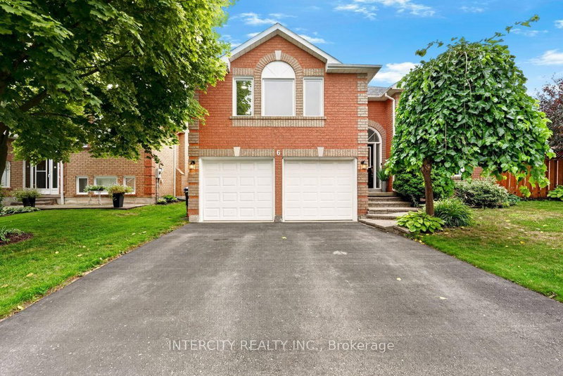 6 Compton Crescent