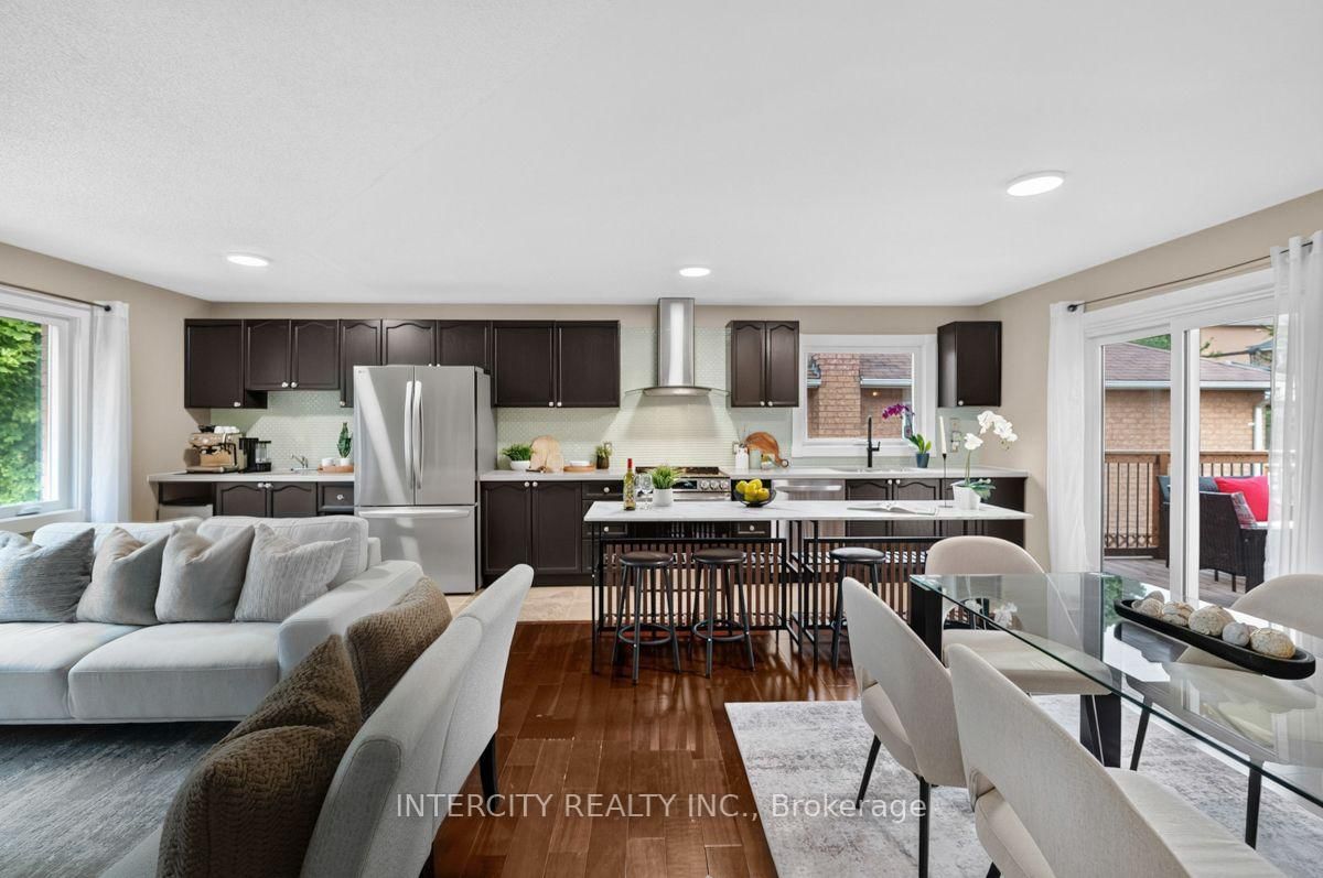 6 Compton Crescent • Bradford West Gwillimbury, ON photo 12