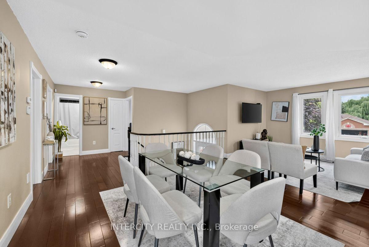 6 Compton Crescent • Bradford West Gwillimbury, ON photo 15