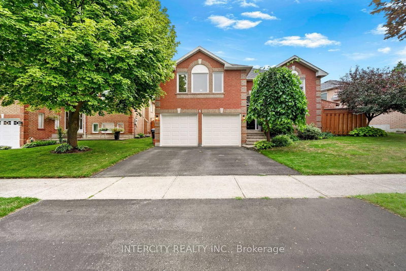 6 Compton Crescent
