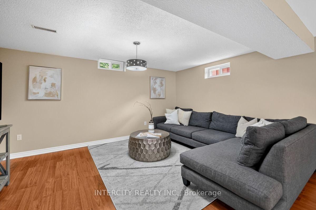 6 Compton Crescent • Bradford West Gwillimbury, ON photo 27