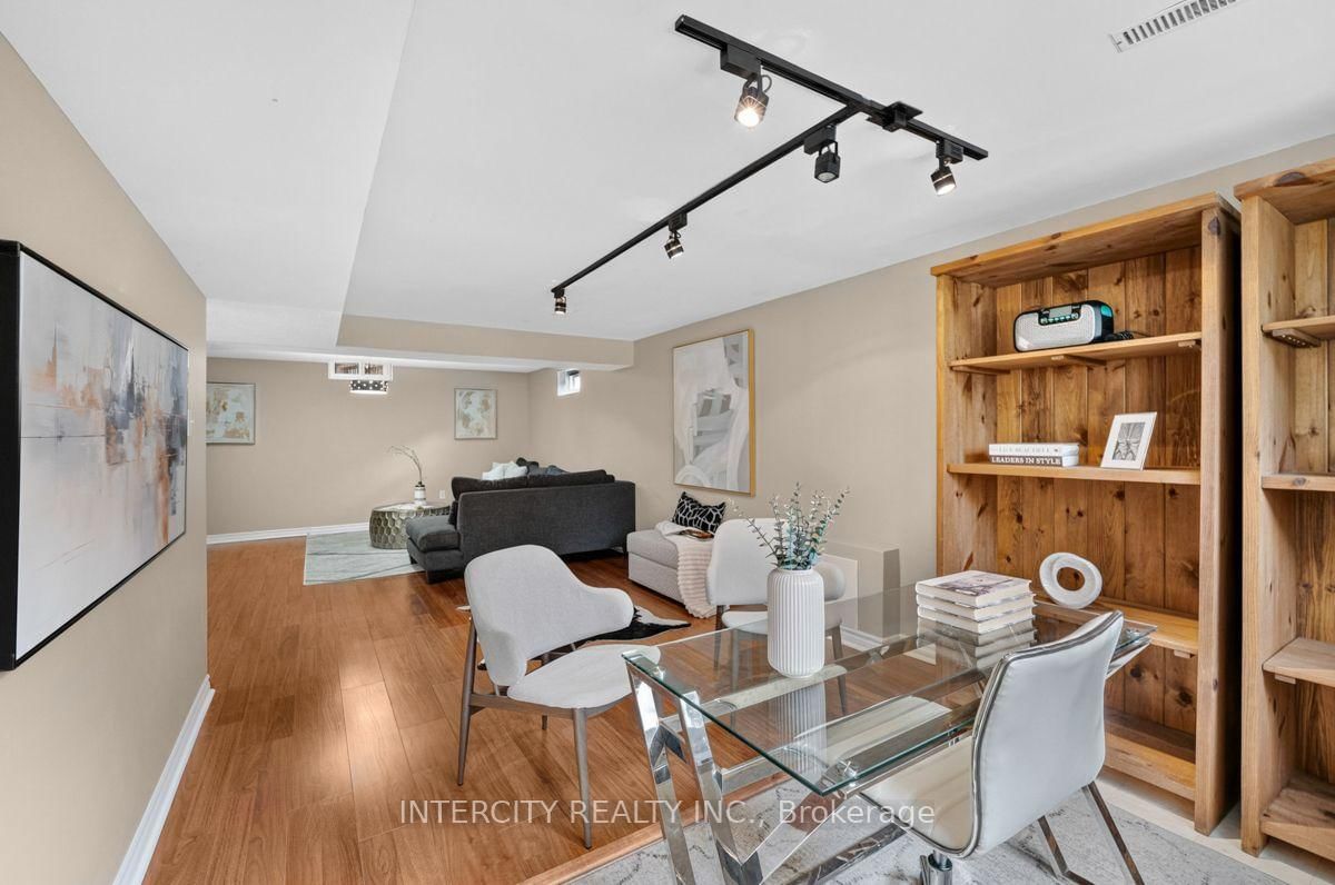 6 Compton Crescent • Bradford West Gwillimbury, ON photo 30