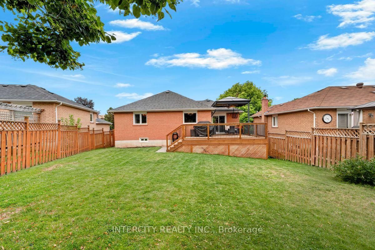 6 Compton Crescent • Bradford West Gwillimbury, ON photo 37
