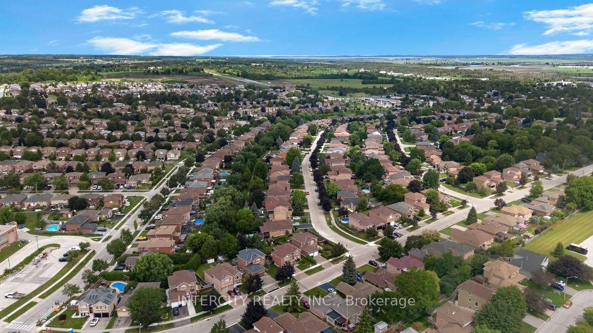 6 Compton Crescent • Bradford West Gwillimbury, ON photo 40