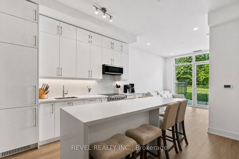123 - 2075 King Road