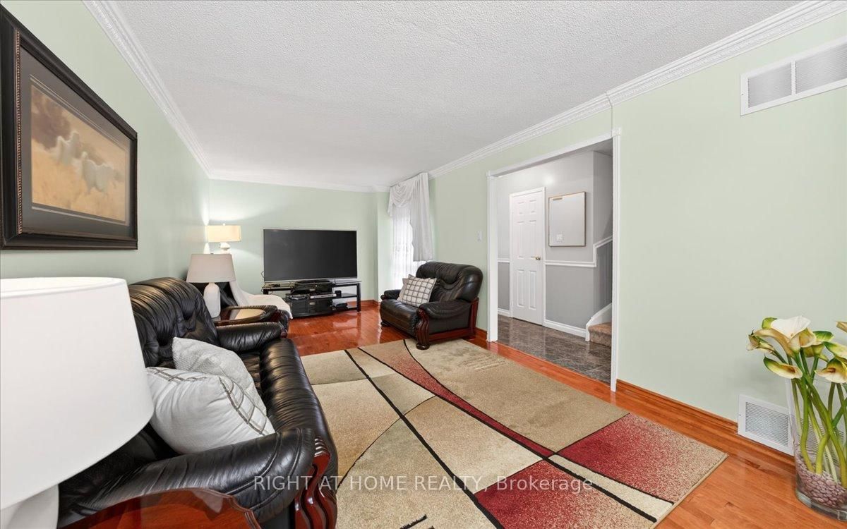 72 Rejane Crescent • Vaughan, ON photo 8