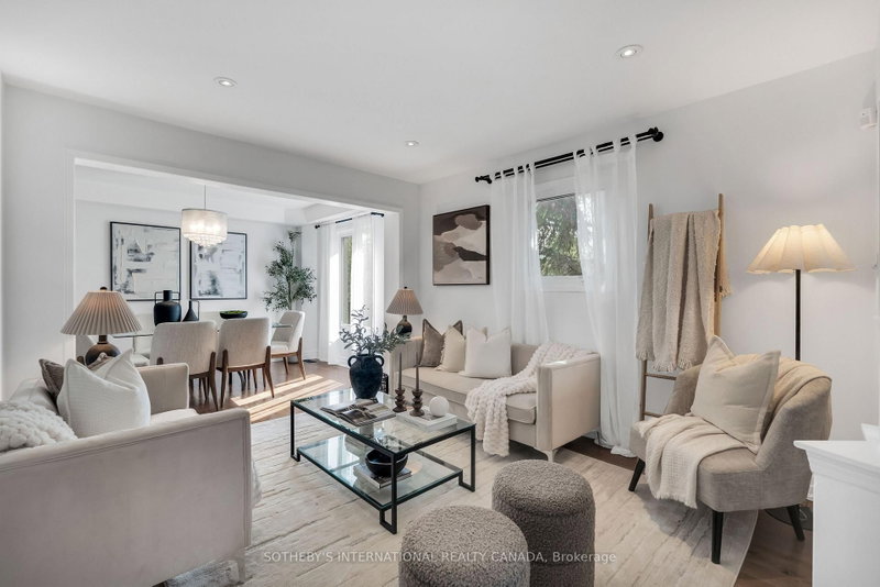 406 Pinnacle Tr, Aurora, Ontario