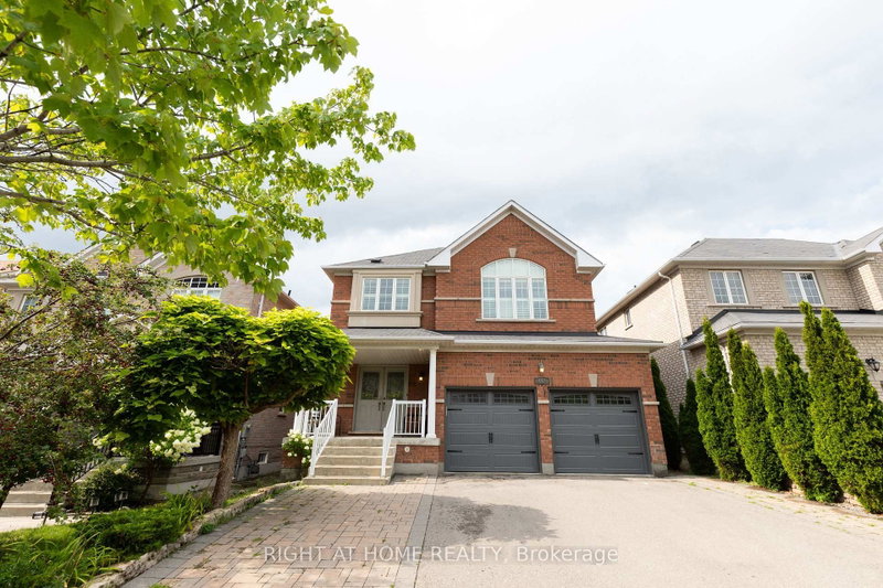 182 Maurier Boulevard
