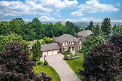 Detached House for sale at 9 Glenridge Drive, Markham, Ontario, L6C 1A2 - Devil's Elbow - MLS: N13660468