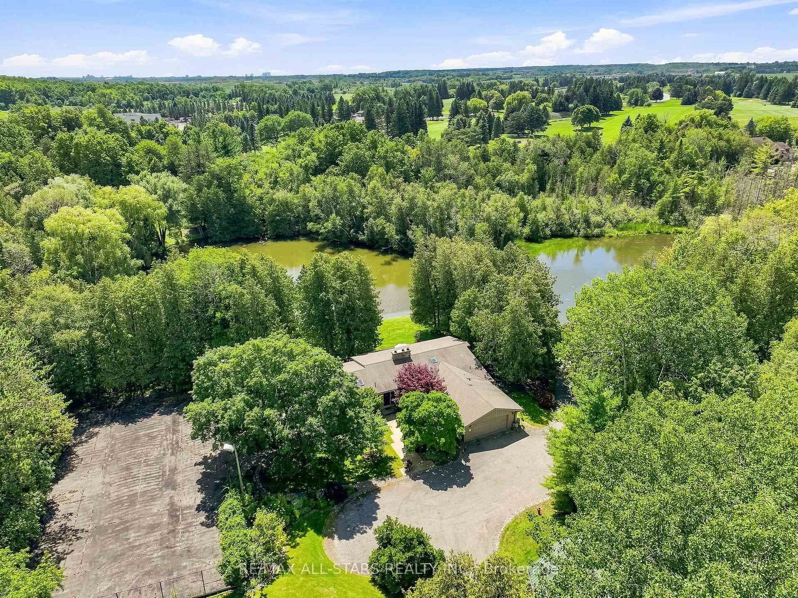 46 Sawmill Lane • Whitchurch-Stouffville, ON photo 1