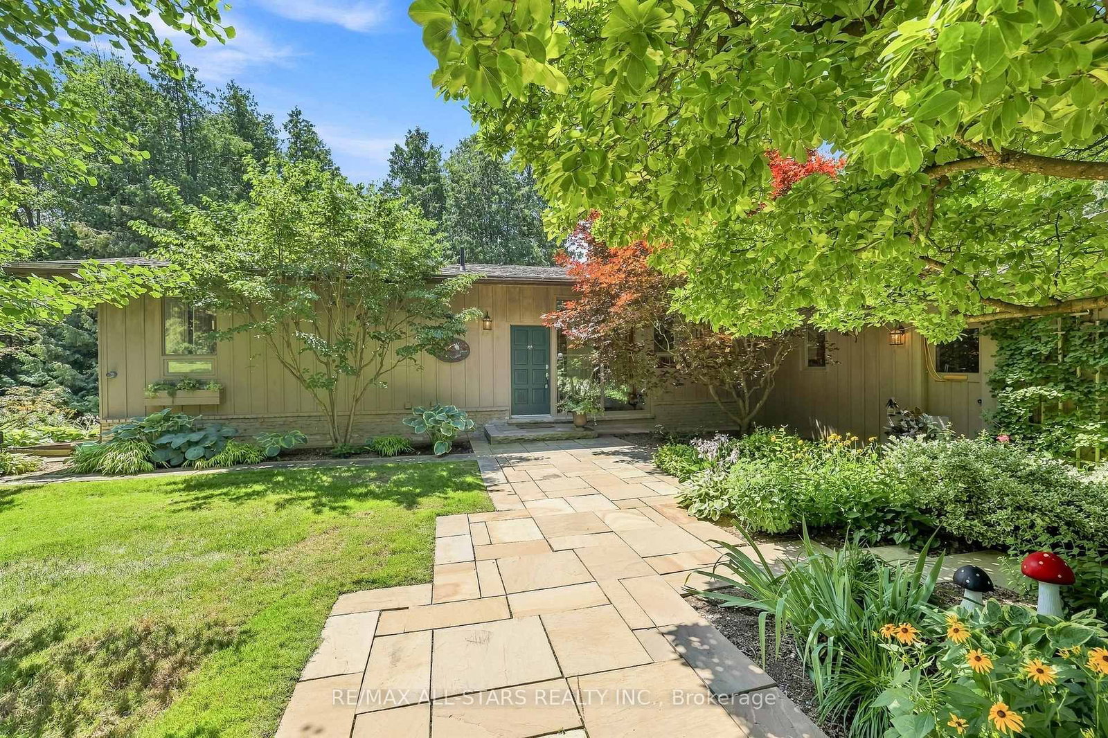 46 Sawmill Lane • Whitchurch-Stouffville, ON photo 6