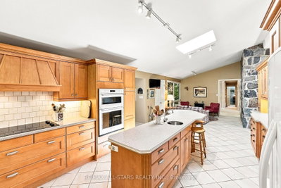 46 Sawmill Lane • Whitchurch-Stouffville, ON photo 8