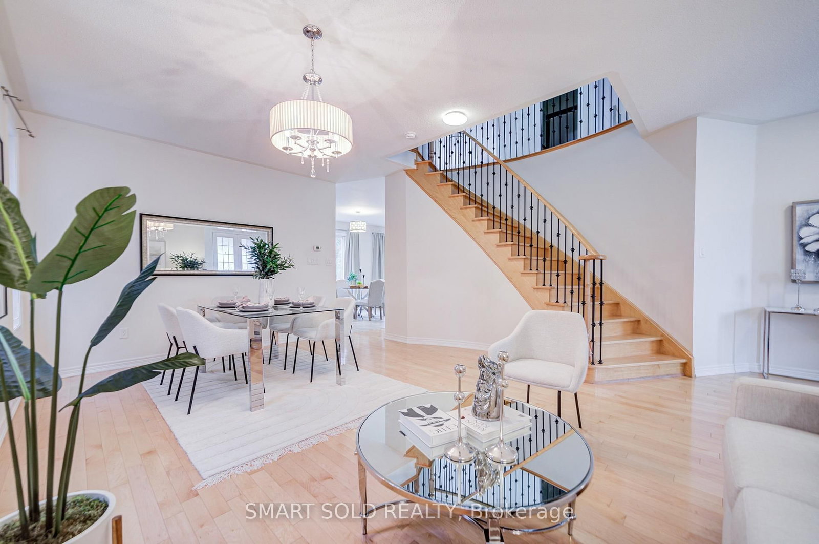 47 Township Avenue • Richmond Hill, ON photo 10