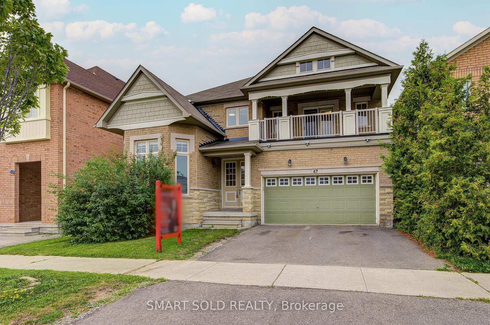 47 Township Avenue • Richmond Hill, ON photo 2
