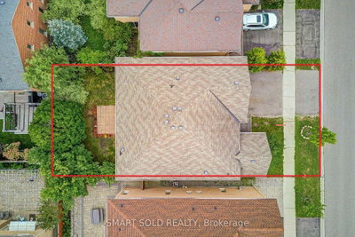 47 Township Avenue • Richmond Hill, ON photo 4