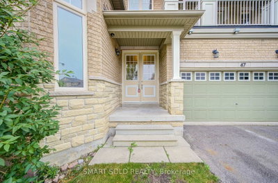 47 Township Avenue • Richmond Hill, ON photo 5