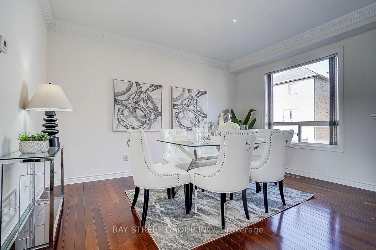57 Gail Parks Crescent • Newmarket, ON photo 8