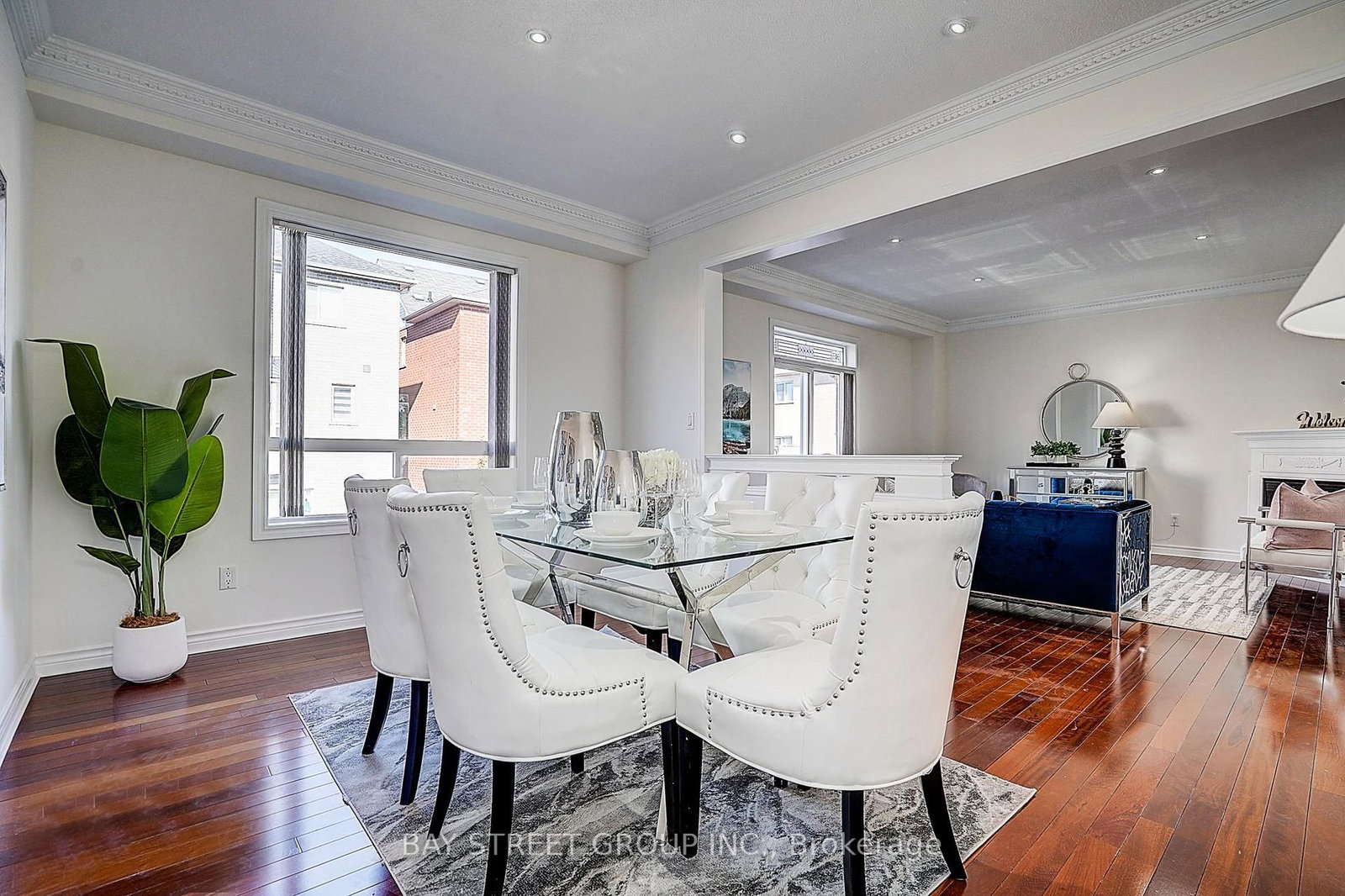 57 Gail Parks Crescent • Newmarket, ON photo 9