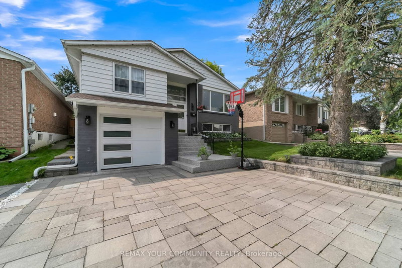 210 Currey Crescent