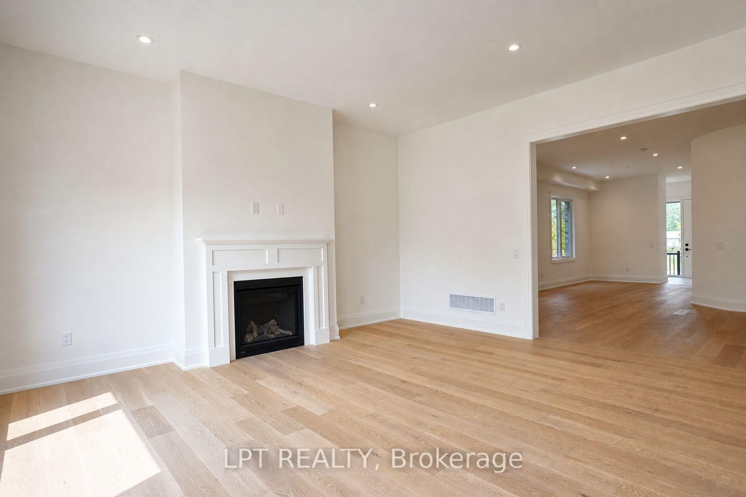 3 Richmond Park Drive • Georgina, ON photo 12