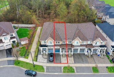 96 Port Arthur Crescent • Richmond Hill, ON photo 2