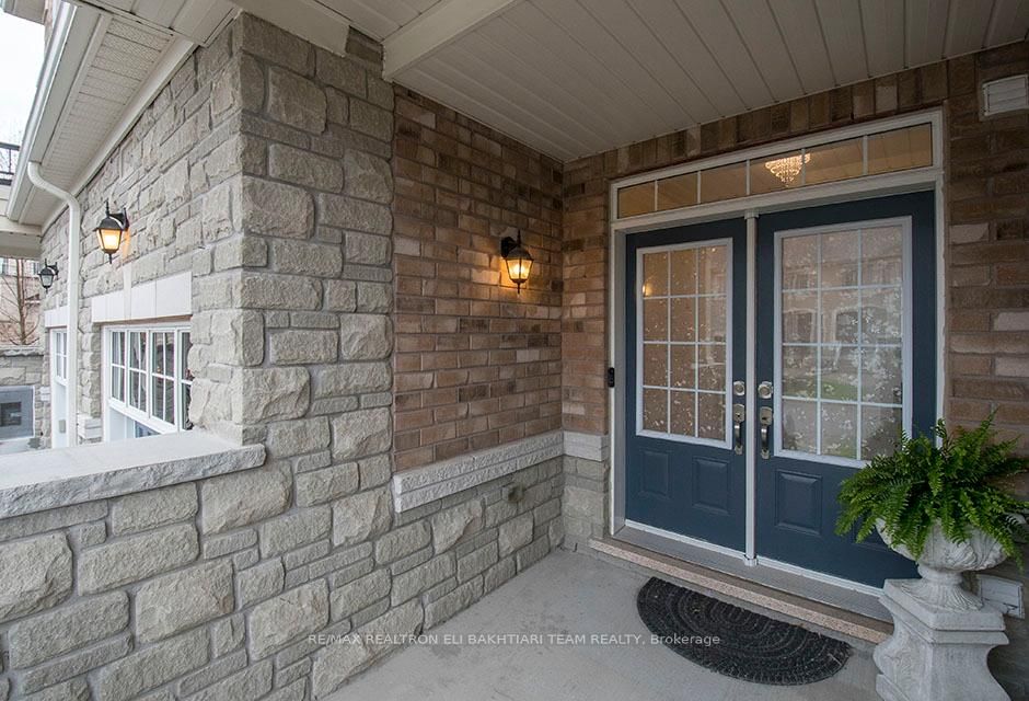 96 Port Arthur Crescent • Richmond Hill, ON photo 4
