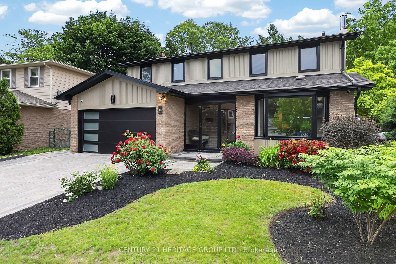 28 Innis Crescent • Richmond Hill, ON photo 1