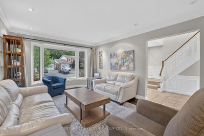28 Innis Crescent • Richmond Hill, ON photo 9