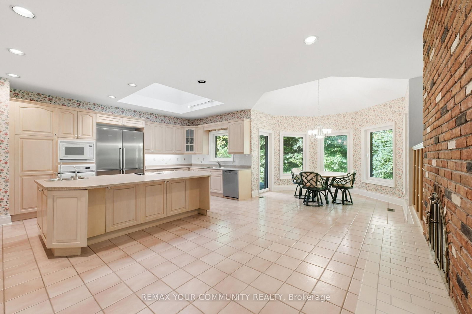 38 Hill Country Drive • Whitchurch-Stouffville, ON photo 11