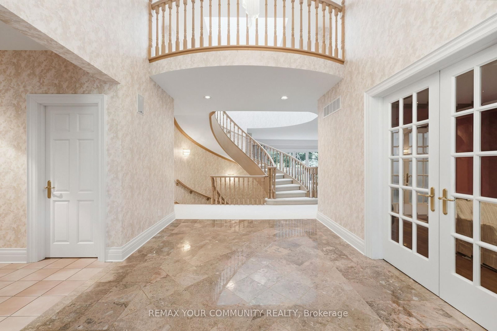 38 Hill Country Drive • Whitchurch-Stouffville, ON photo 6