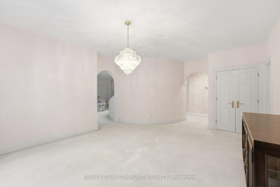 38 Hill Country Drive • Whitchurch-Stouffville, ON photo 8