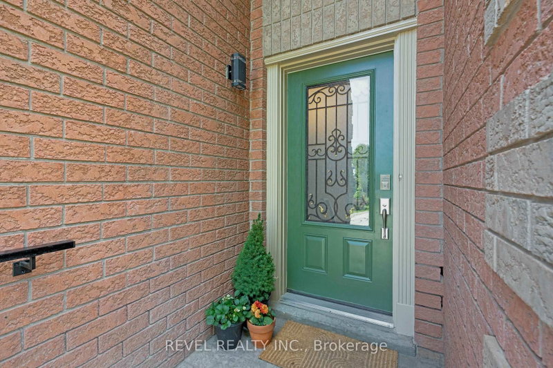 83 Depeuter Crescent