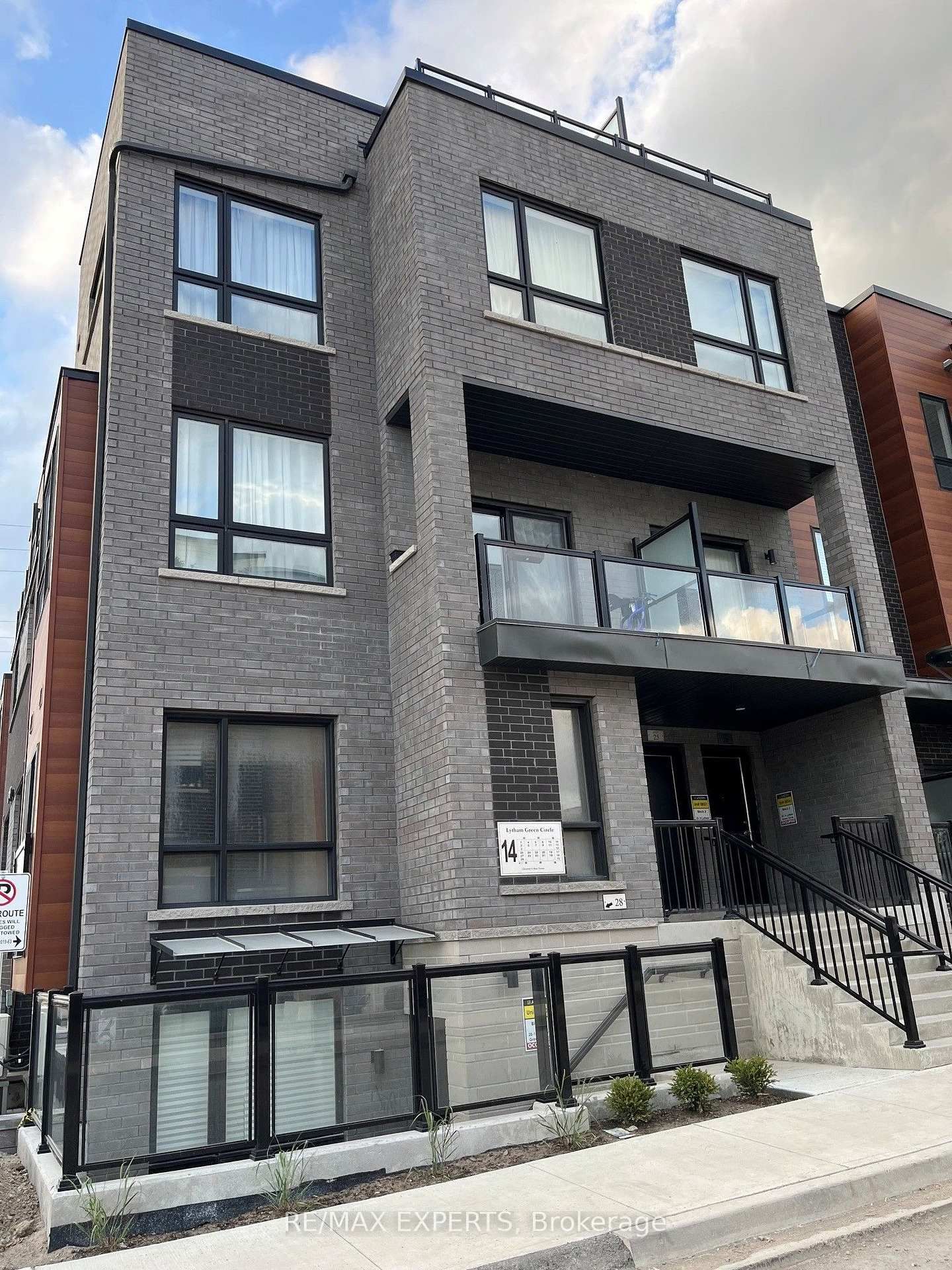27 - 14 Lytham Green Circle, Newmarket 2