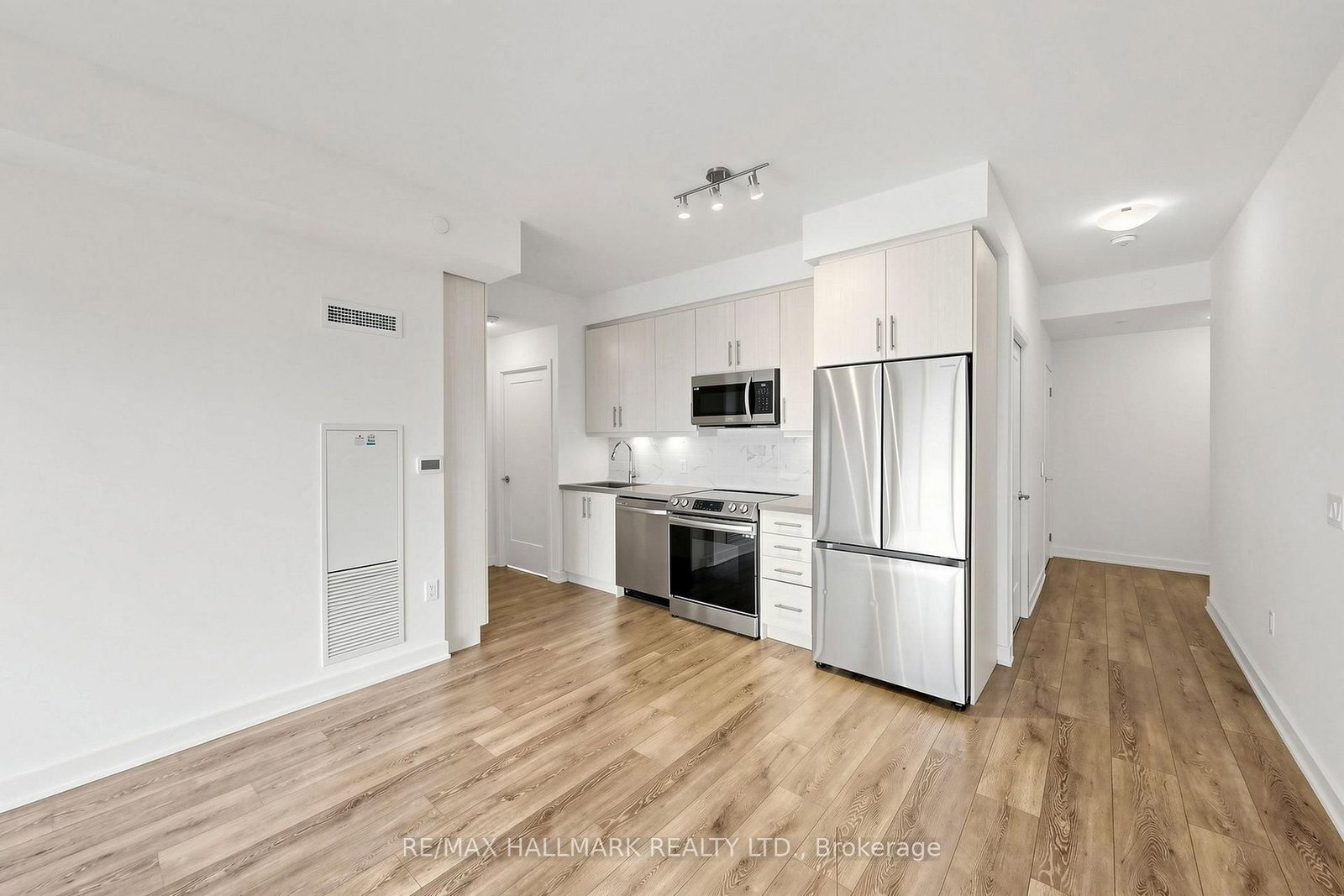 105 Oneida Crescent • #2603 • Richmond Hill, ON photo 8